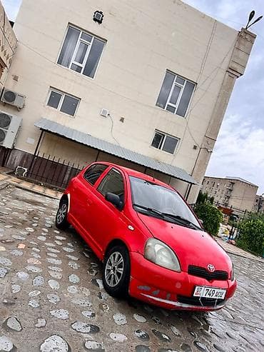 tesla model 3: Toyota Yaris: 2001 г., 1 л, Механика, Бензин, Хэтчбэк — 4