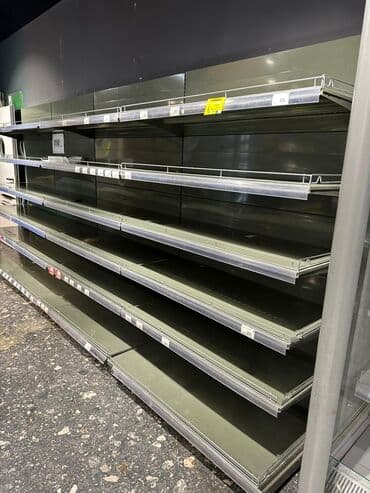 оборудование для бутика: Витрины, стеллажи, полки торговые металлические б/у, полка магазинная — 18