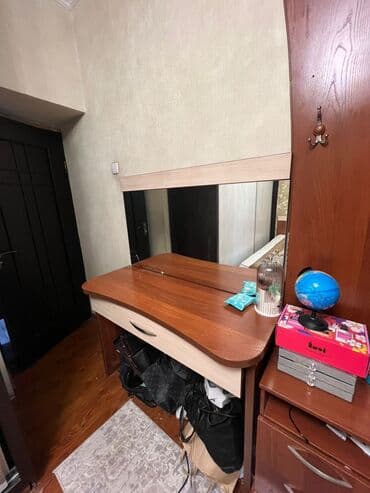 комод детский цена бишкек: СРОЧНО! Продаю: 	•	Двуспальную кровать 	•	Туалетный столик 	•	Шкаф — 2