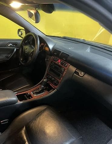 Продажа авто: Mercedes-Benz C-Class: 2003 г., 2 л, Автомат, Бензин, Седан — 4