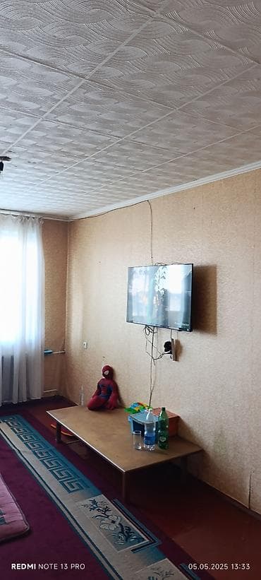 токмок срочно: 3 комнаты, 58 м², 104 серия, 5 этаж, Старый ремонт — 7