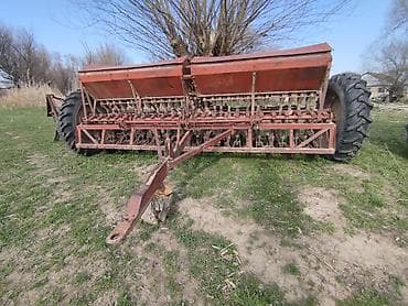 трактор т40 шина: Колёсный трактор синего цвета с кабиной. Трактор стоит в чалдоваре — 8