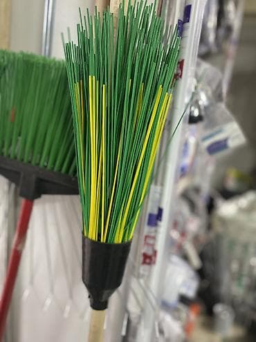 Тиски: Щётка-метла для улицы/двора напротив быв западного автовокзала — 2