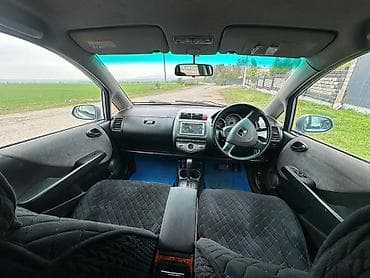 Honda Fit: 2002 г., 1.3 л, Автомат, Бензин, Хэтчбэк