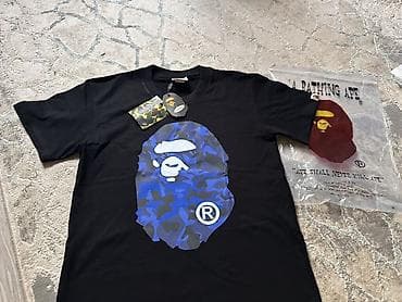 red centr: Футболка A Bathing Ape (BAPE) с крупным принтом Ape Head. - Цвет — 2