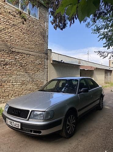 аудио техника: Audi 100: 1991 г., 2 л, Механика, Бензин — 9