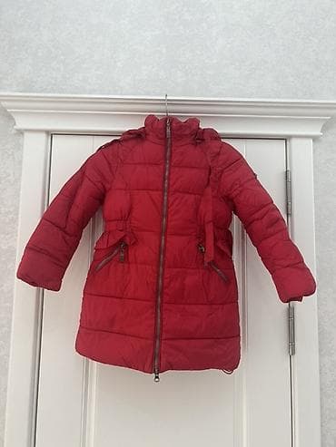 Детская одежда и обувь: Детская зимняя куртка-пуховик, красная. Производство Корея. - Длина — 1