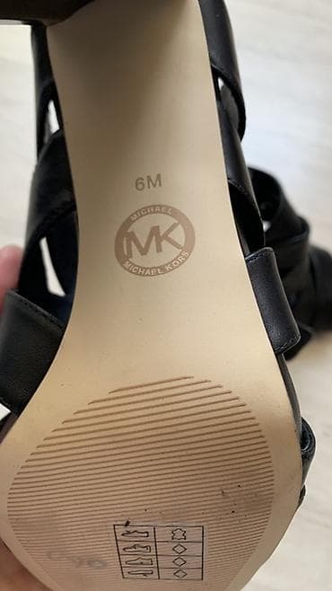 Босоножки, 35.5, 36, Michael Kors, Б/у, цвет - Черный, Самовывоз