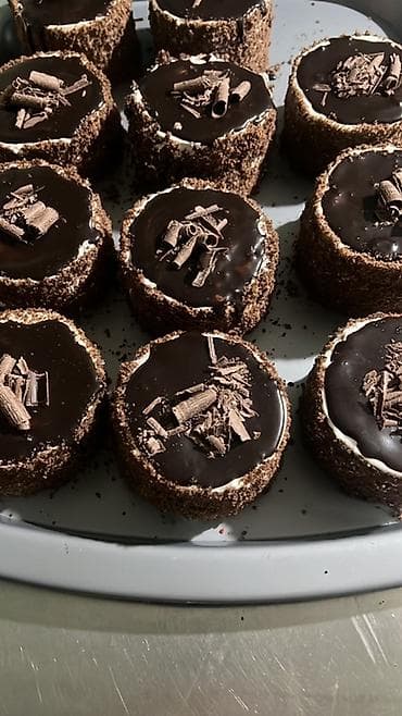 птица домашняя: Десерты в стаканчиках - «Вишня–шоколад»: слоёный десерт в прозрачном — 9