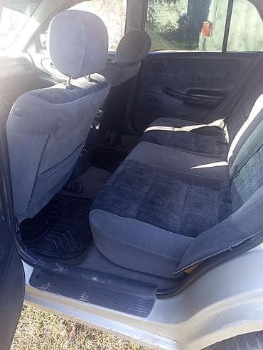 golf 2: Mazda 626: 1997 г., 1.8 л, Механика, Бензин, Хэтчбэк — 5