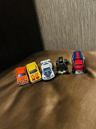 маленькие машинки: Набор металлических машинок Hot Wheels(5 шт.) - Две классические — 2