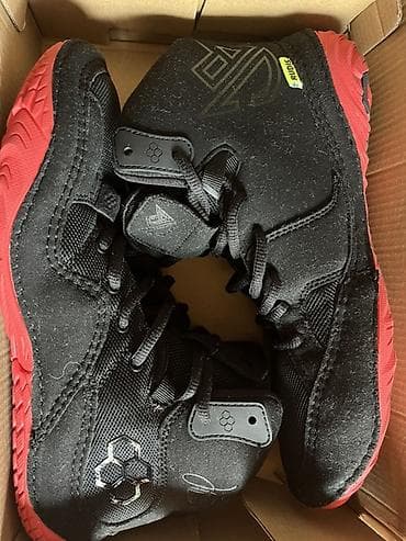 Мужские кроссовки, 41, Новый, цвет - Черный