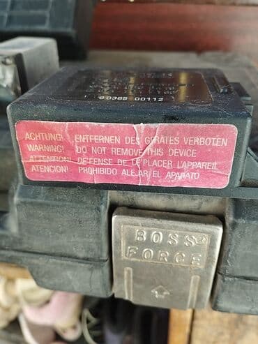 кровать подиум: Обшивка потолка Mercedes-Benz 1991 г. — 23