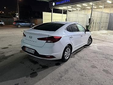 Транспорт: Hyundai Elantra: 2018 г., 2 л, Автомат, Бензин, Седан — 4