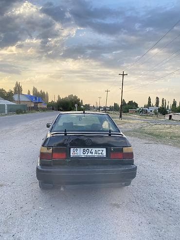 разбитые авто: Volkswagen Vento: 1992 г., 2 л, Механика, Бензин, Седан — 5