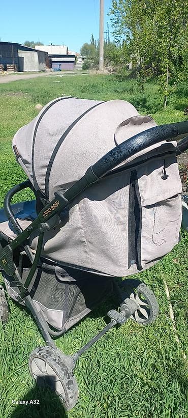 Коляскалар: Прогулочная коляска InnoBaby (надпись на раме) серо-бежевого цвета — 2