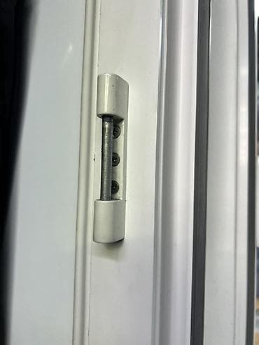 Пластиковые двери: ПВХ-дверь со стеклопакетом и замком - Цвет: белый, стекло. С одной — 8