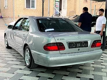 id 4: Mercedes-Benz E-Class: 2000 г., 3.2 л, Автомат, Бензин, Седан — 3