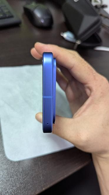 pixel 8: Google Pixel 10, Б/у, 128 ГБ, цвет - Синий, eSIM — 8