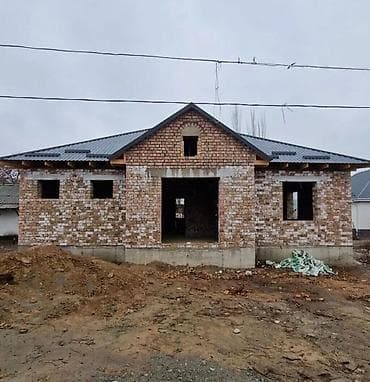 участок дома: В Сокулуке продается недостроенный кирпичный дом 120 кв ПСО. Обмена — 1