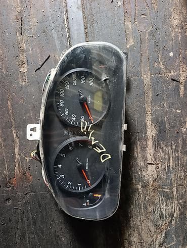 Mazda demio щит прибор