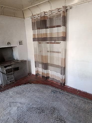 хата 2 комнатная: 50 м², 2 комнаты — 4