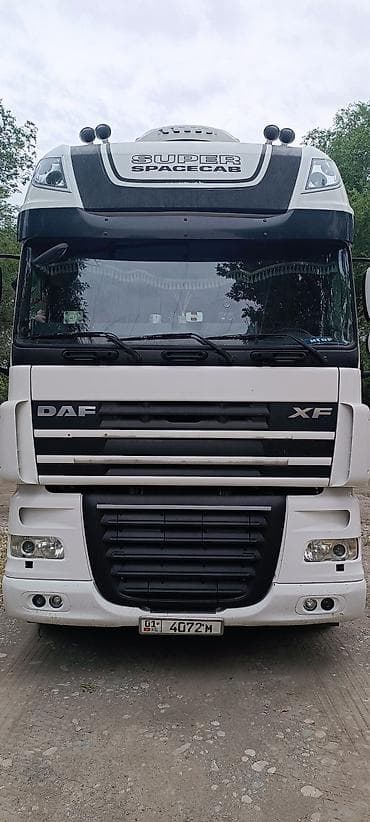 audu a4: Тягач, DAF, 2013 г., Тентованный — 1