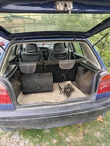 Volkswagen Golf: 1994 г., 1.6 л, Механика, Бензин, Хэтчбэк — 5