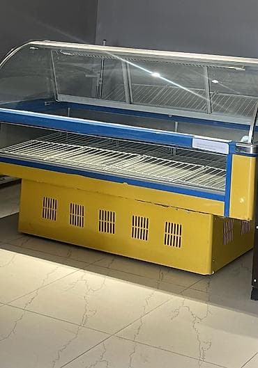 Холодильное оборудование: Для молочных продуктов, Для мяса, мясных изделий, Для напитков, Б/у — 2