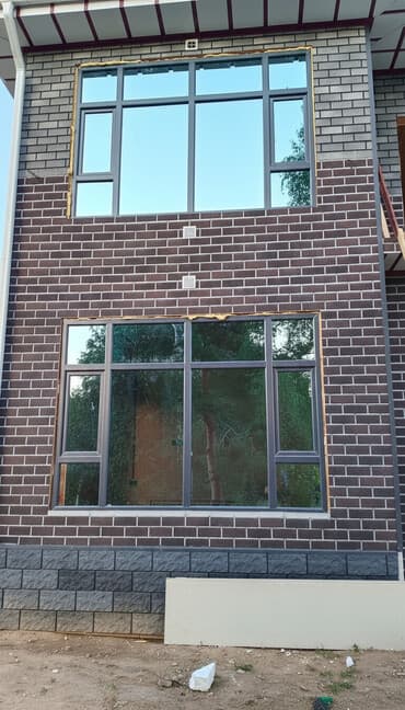 Оконные и дверные конструкции из ПВХ профиля с белым матовым