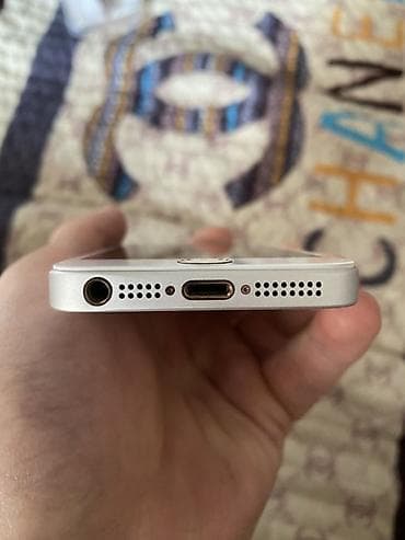 iphone se 1 купить: IPhone SE, 128 ГБ, Серебристый, Наушники, Чехол, 100 % — 5