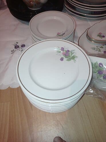 купить столик для кормления: Сервиз столовый . СССР. 60 предметов. Новый в упаковке. На 12 — 7