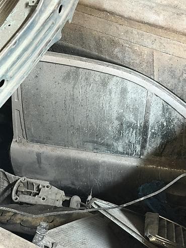 кузов на метал: Дверь задняя мерс 210 свет серебро — 1