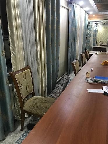продам стол кухонный: Продаю гостевой стол стулья 
Состояние хорошее
Цена 20000 сом — 5