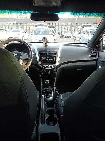 s class 222: Hyundai Solaris: 2015 г., 1.4 л, Механика, Бензин, Седан — 5