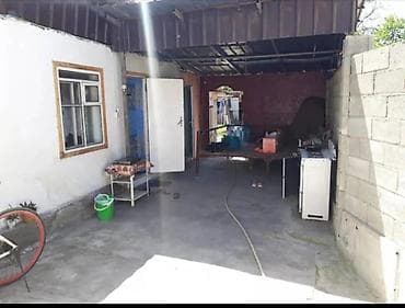 Продажа полдома: Продается полдома в маевке(до трассы 2 минуты) 4 сотки. Имеется две — 7