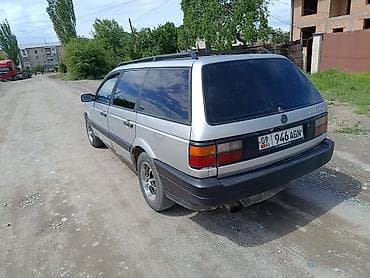 Volkswagen Passat Variant: 1990 г., 1.8 л, Механика, Универсал