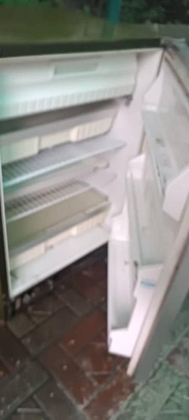 холодильник за 10000: Продаю американский военный холодильник.Состояние :отличное👍.Цена 10 — 4