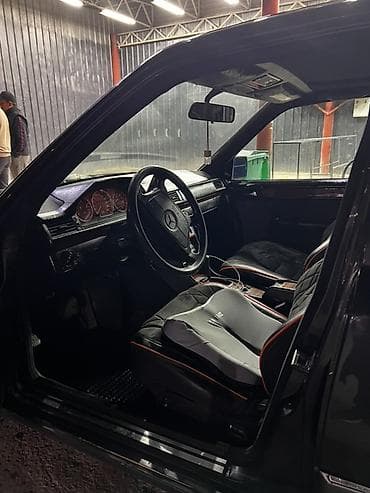 mitsubishi dingo: Mercedes-Benz W124: 1994 г., Бензин, Седан — 4