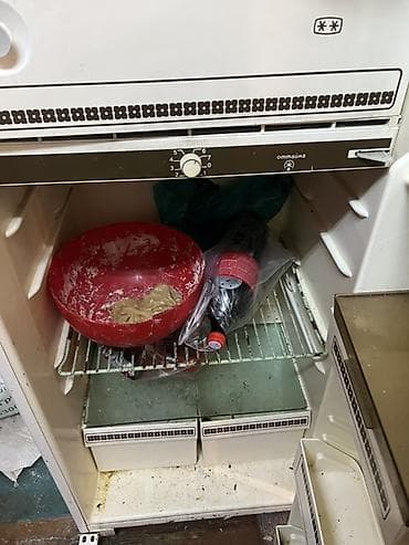 mini refrigerator: Однокамерный холодильник с морозильным отделением сверху — 5