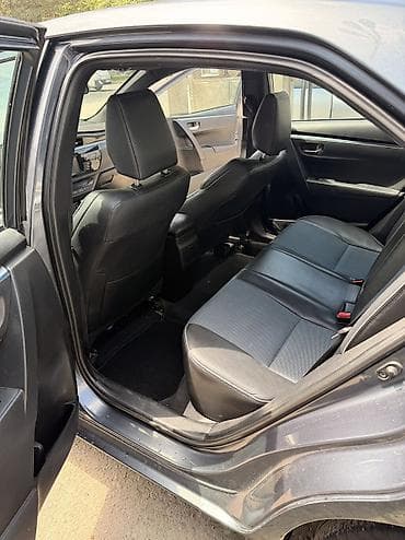 8: Toyota Corolla: 2015 г., 1.8 л, Автомат, Бензин, Седан — 7