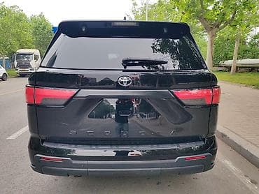 2025: Toyota Sequoia: 2025 г., 3.5 л, Автомат, Гибрид, Внедорожник — 3