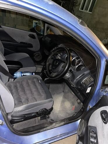 двухосные прицепы для легковых автомобилей бу: Honda Fit: 2002 г., Хэтчбэк — 3