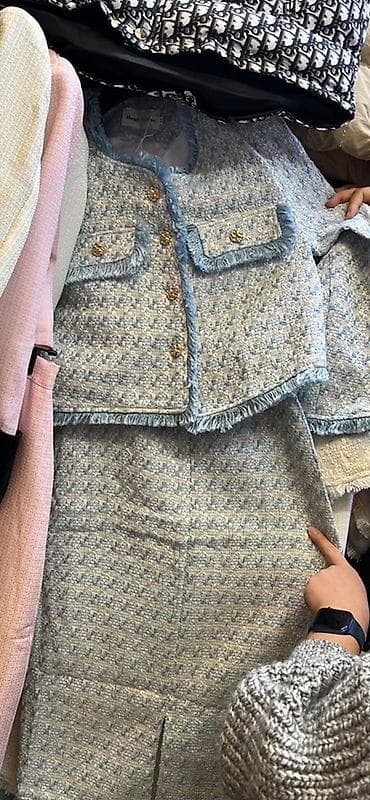 Женская одежда: Твидовый костюм в стиле Chanel: укороченный жакет + миди-юбка. - — 1