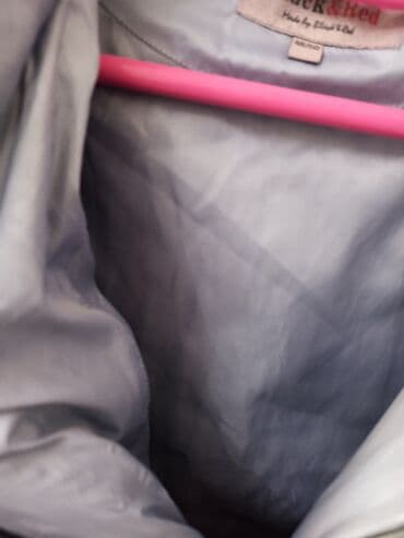 осенние куртки бишкек: Продается б.у. лёгкая длинная курка весенне -осенняя.Размер 48. 6 мкр — 2