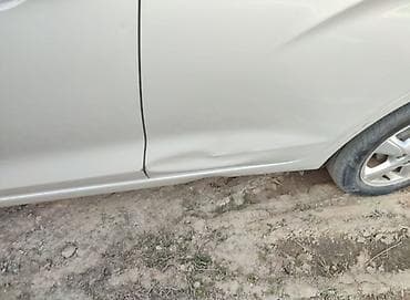 Транспорт: Chevrolet Spark: 2016 г., 1 л, Вариатор, Бензин, Хэтчбэк — 6