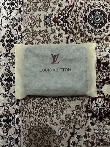 барсетка lv: Классическая сумка, Louis Vuitton, Китай, Материал: Экокожа, Регулируемый ремень, Мужские, Новый — 5
