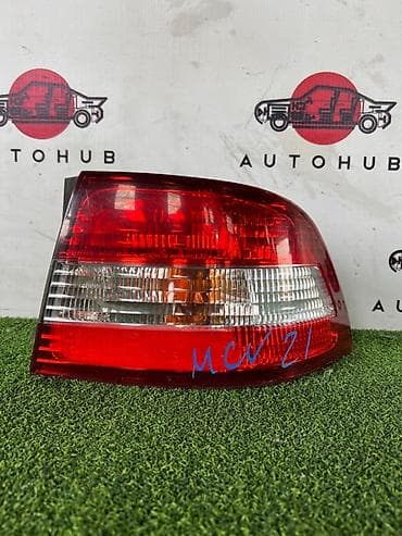 2000: Задний правый стоп-сигнал Toyota 2000 г., Б/у, Оригинал, Япония — 1