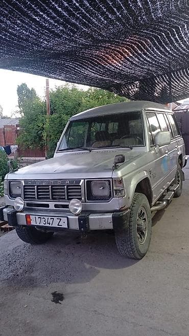 бир: Hyundai Galloper: 1999 г., Кол менен иштөөчү, Дизель, Жол тандабас — 1
