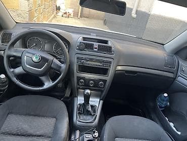 4: Skoda Octavia: 2011 г., 1.4 л, Механика, Бензин, Лифтбек — 6